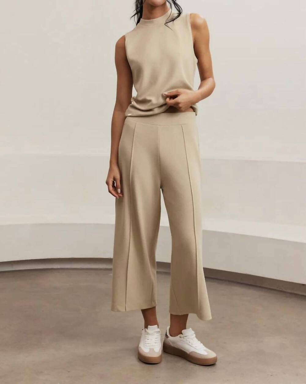 NEW LUNE ACTIVE forest capri pant in champagne